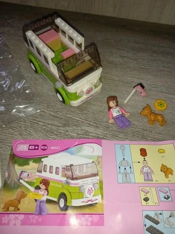 van style lego avec personnages accessoires et notice