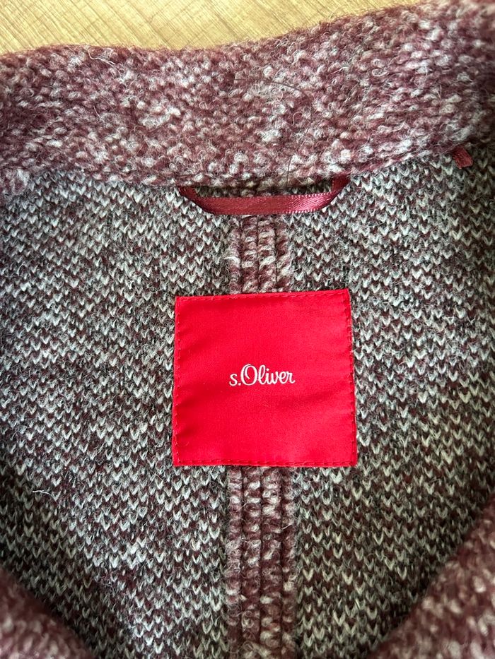 Manteau bordeaux en laine S.Oliver taille 38 bon état (présence de bouloches) - photo numéro 10