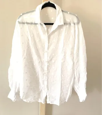 🤍 Chemise blanche Pull&Bear à pois – Taille M – Légère et chic