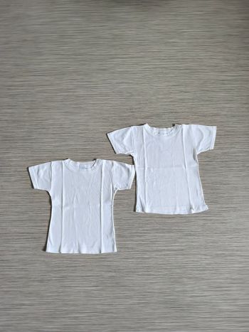 2 maillots de corps Petit Bateau 5 ans