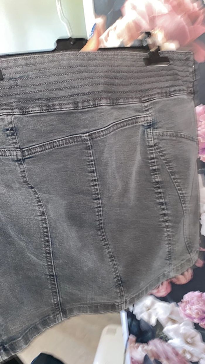 Jupe en jean noir extensible taille 42 - photo numéro 4