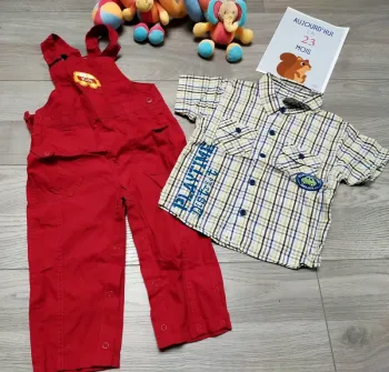 Salopette rouge voiture et chemise manches courtes garçon 23 mois Plus