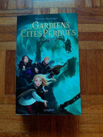 Livre gardiens des cités perdues. Tomes 4 les invisibles. Grand format