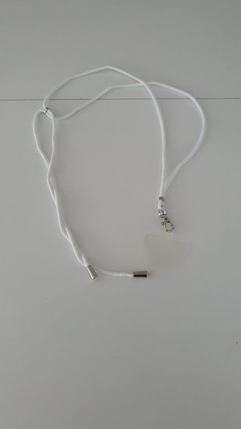 Cordon blanc pour portable