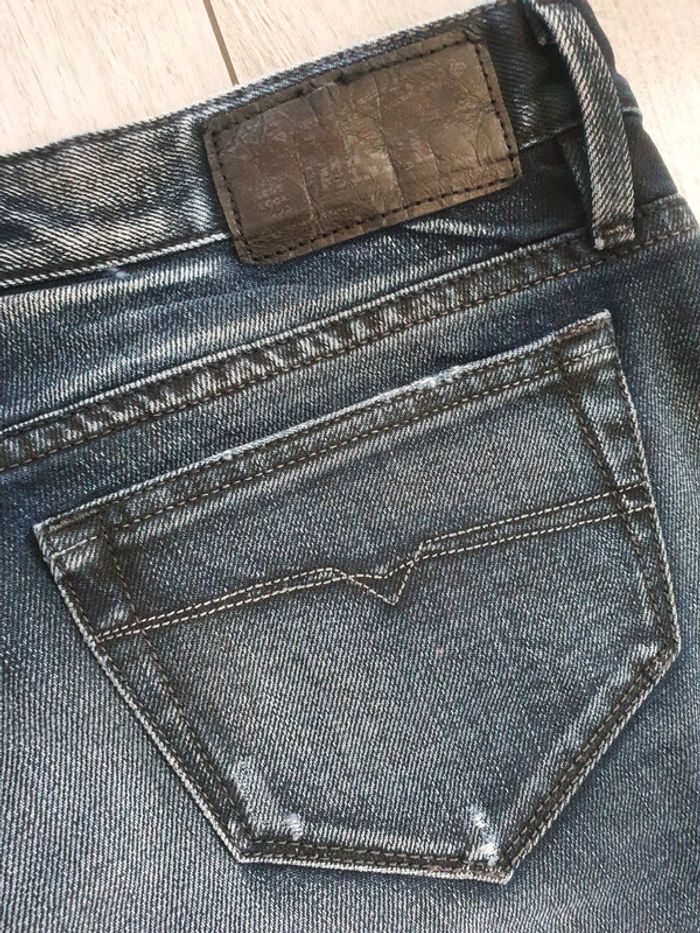Jeans Diesel Droit NEUF - photo numéro 7