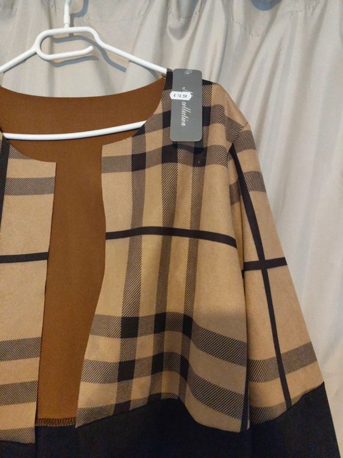 Veste effet daim camel et noire a carreaux - photo numéro 2
