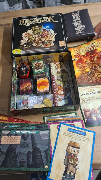 Jeu de société Le Donjon De Naheulbeuk des éditions Repos Production, 
