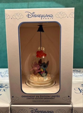 Ornement de Noël en édition limitée : Angel & Stitch