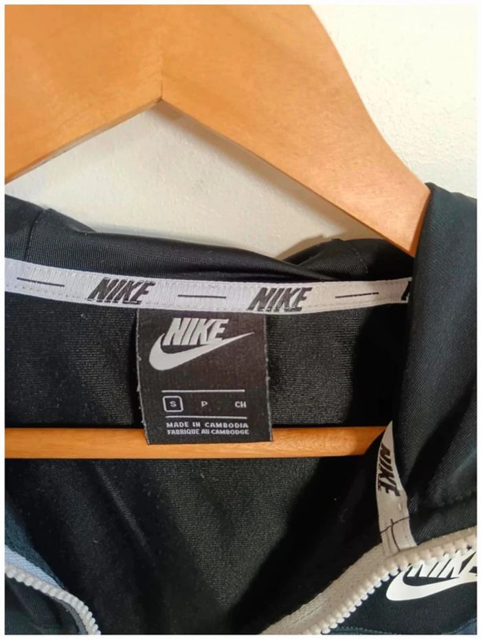 C24 sweat noir Nike S - photo numéro 3