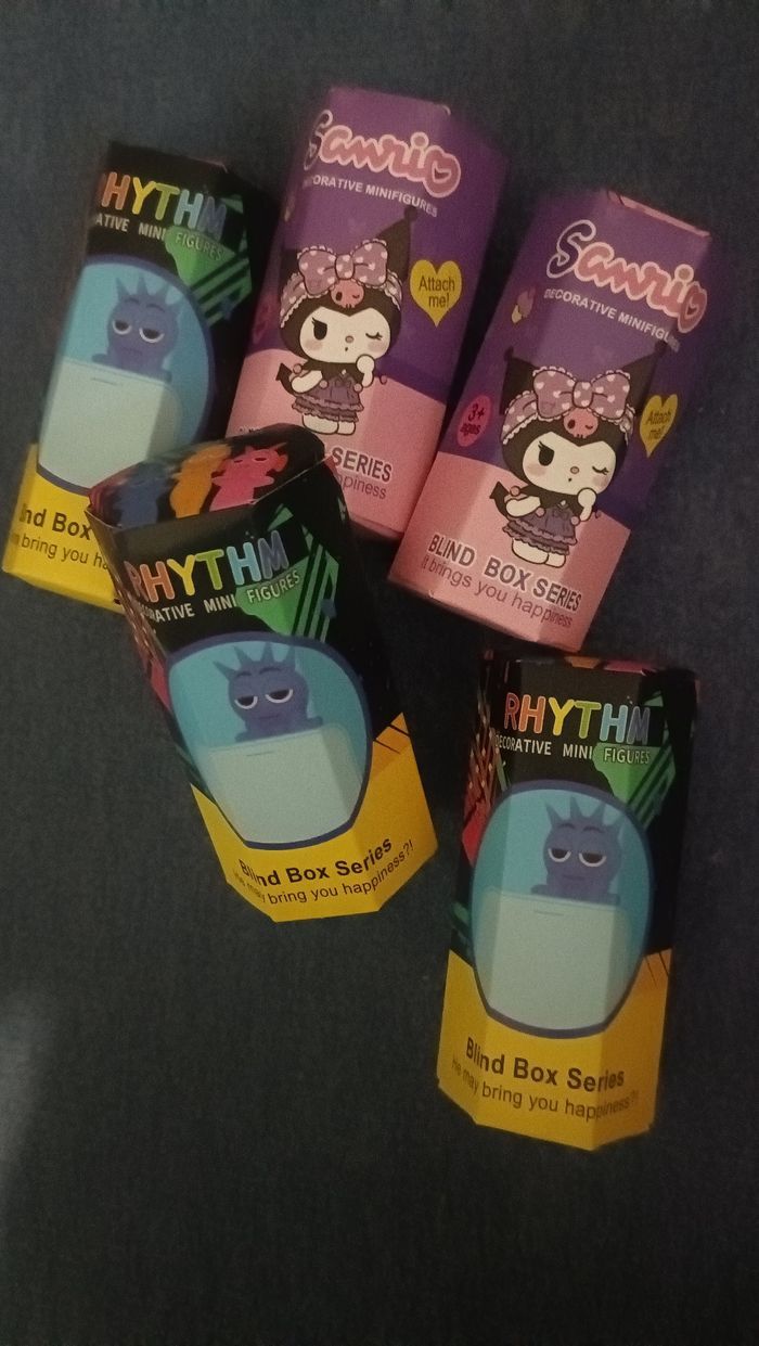 Lot 5 figurines adhésif décoratif écran - photo numéro 2