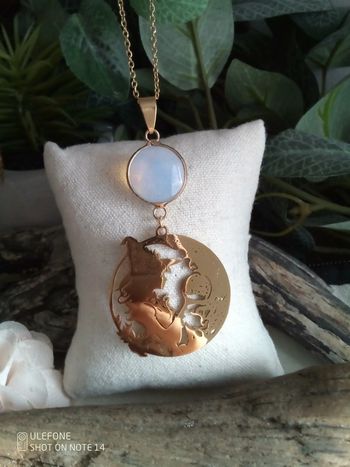 Collier ma sorcière lunaire et opaline