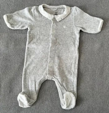 Pyjama à col.
