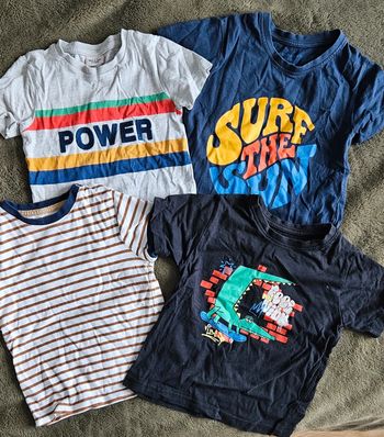 Lot 4 t-shirts 24 mois