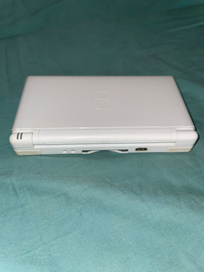 Nintendo DS Lite - photo numéro 2