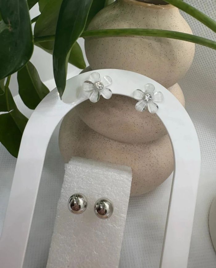 Lot boucle d'oreille fleur et perle argentée - photo numéro 2