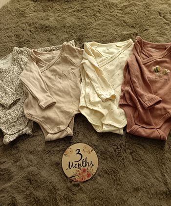 Lot de 4 bodies verbaudet 3 mois neufs