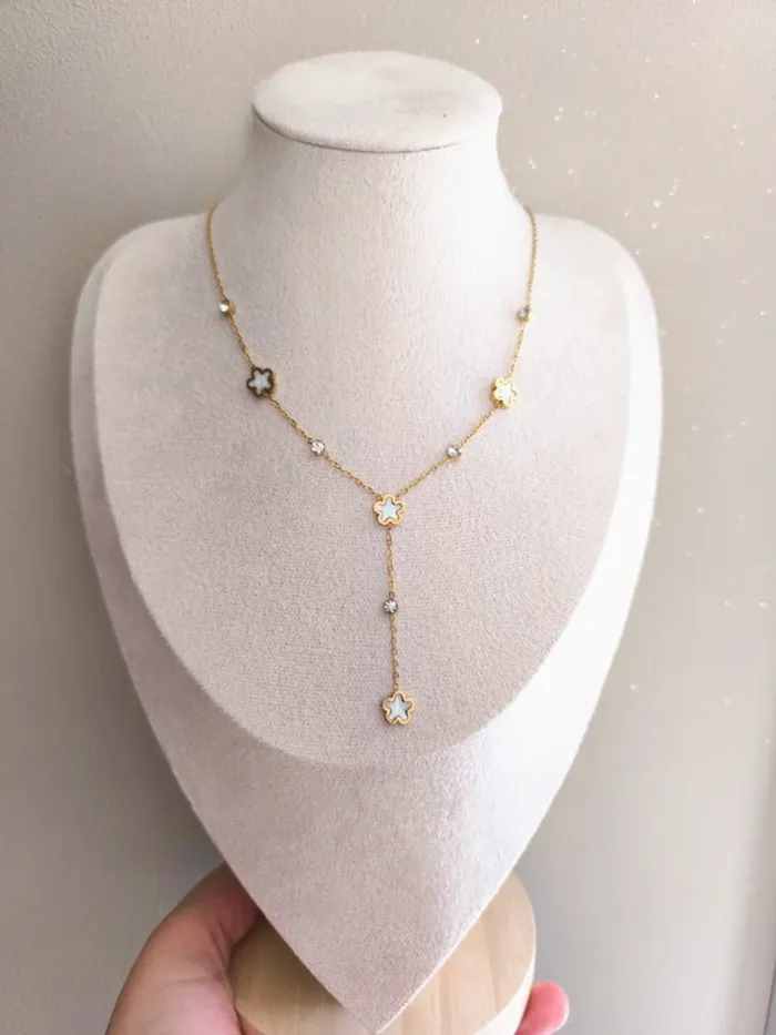 Pendentif doré en Y avec trèfles blancs nacrés - photo numéro 5