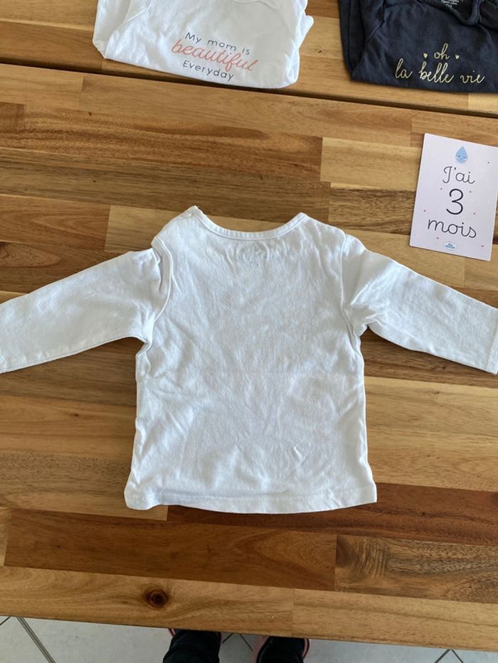 Lot t-shirts et pantalon - photo numéro 11