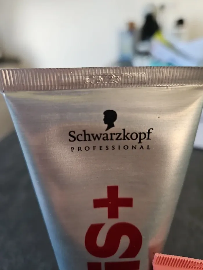 Creme lissante anti frissons schwarzkopf osis+ - photo numéro 3