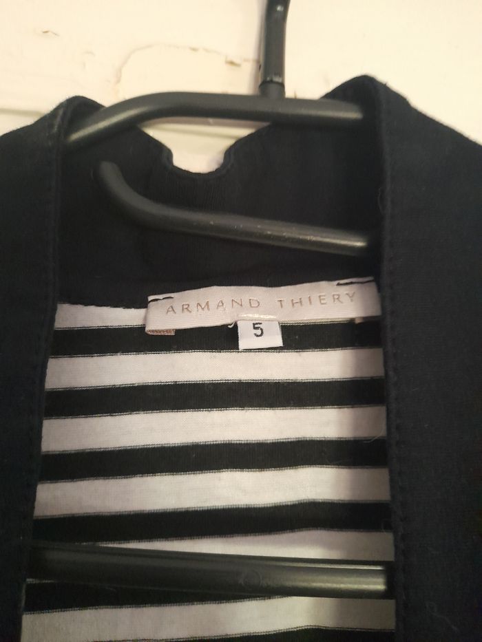 T-shirt blanc rayé noir, marque Armand Thierry, taille 5 (44/46) - photo numéro 2