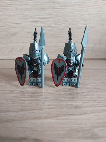 Figurines type lego 2 soldats chevaliers Chauve-souris