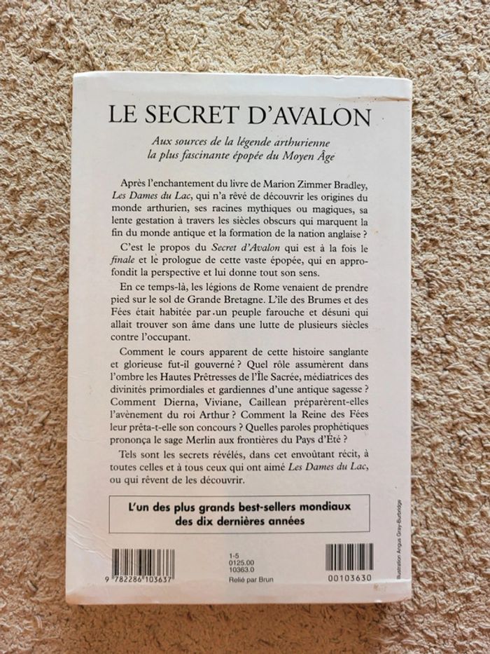 Livre Le secret d'Avalon de Marion Zimmer - Mythes celtiques - photo numéro 2