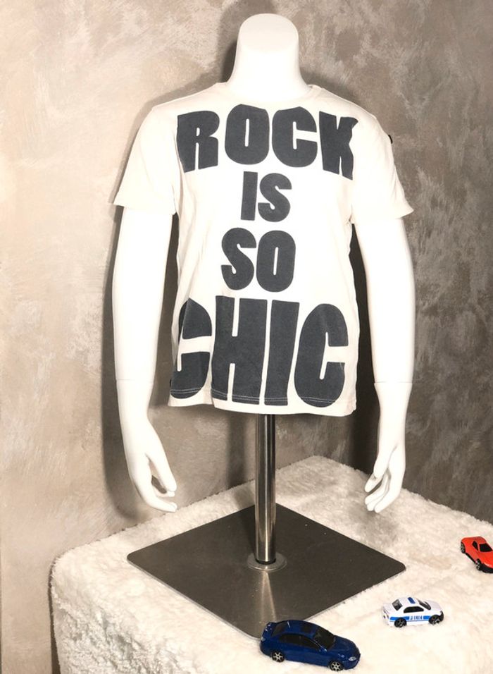 Tee shirt ikks blanc .