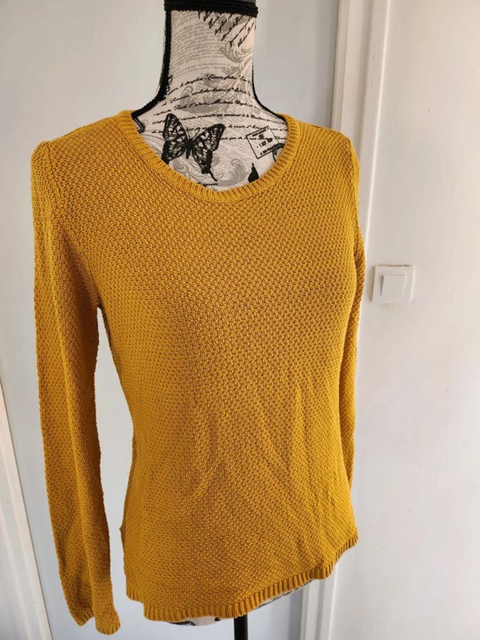 Très Joli pull à mailles de couleur moutarde de marque Pimkie et de taille 36 - photo numéro 2