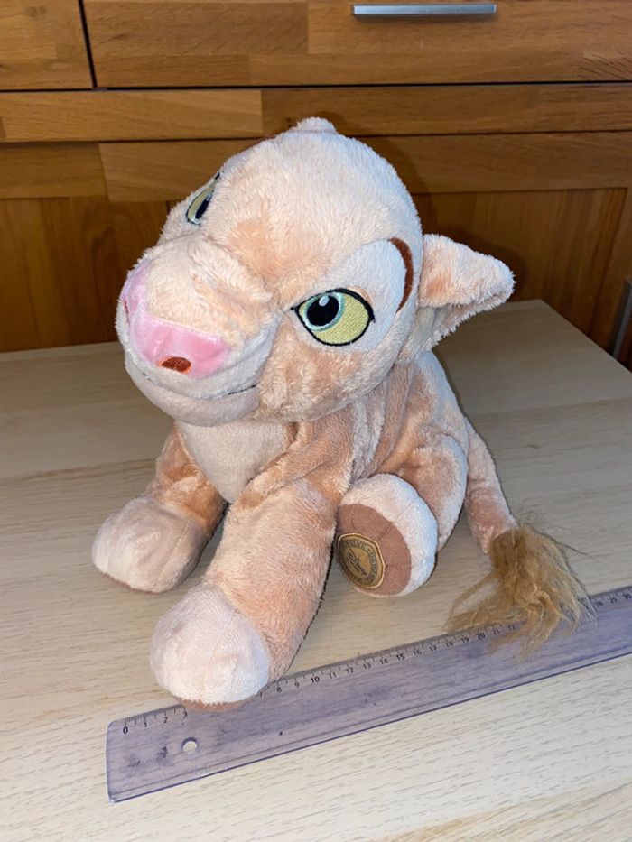 Peluche moyenne disney lion lionne lionceau Nala store