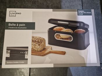 Boite à pain noire NEUVE