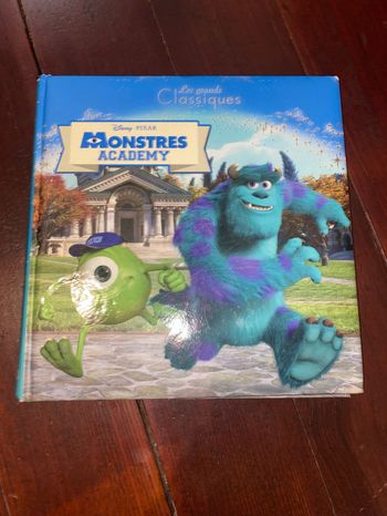 Livre monstre academy
