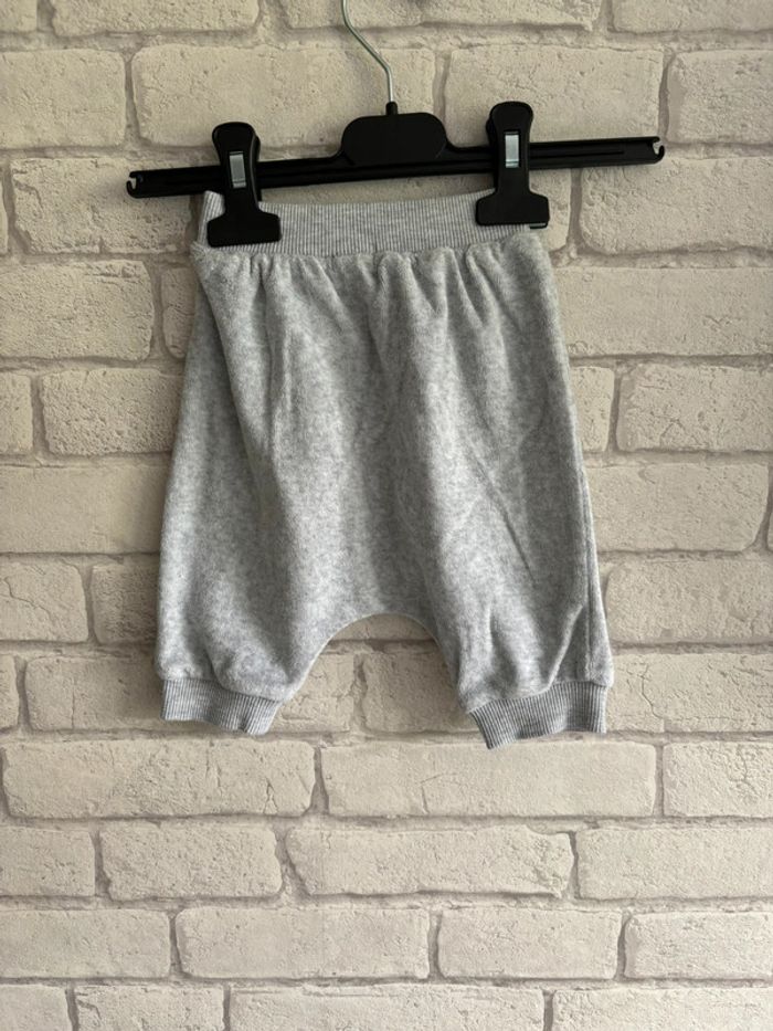 Pantalon kiabi taille 3 mois