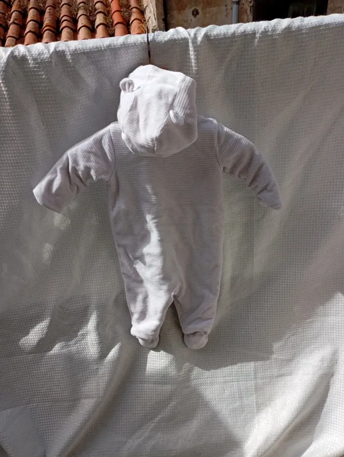 Combinaison polaire Winnie l'Ourson (3-6 mois) - photo numéro 2