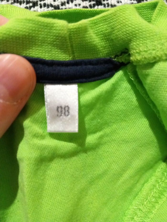 T-shirt taille 98cm 3ans c&a - photo numéro 2