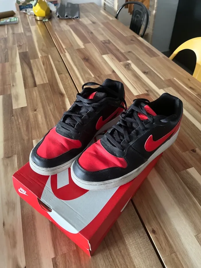 Nike Ebernon low rouge et noir - photo numéro 7
