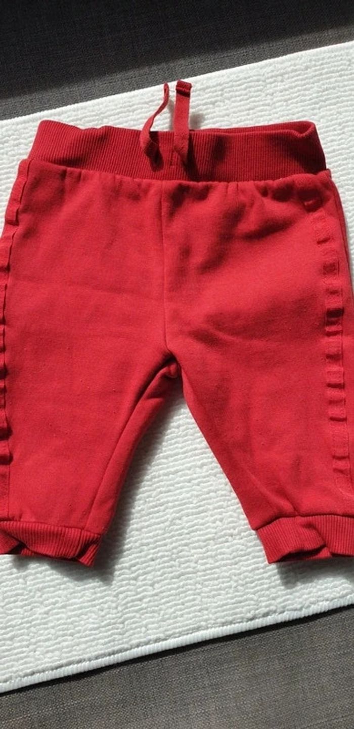 Pantalon rouge 6 mois - photo numéro 3