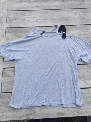 T-shirt asymétrique L stradivarius