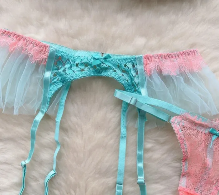 Ensemble lingerie dentelle turquoise & rose clair  – Neuf, Taille S - photo numéro 9