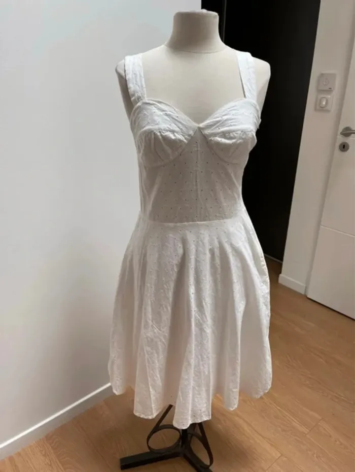 Superbe Robe vintage en coton dentelle anglaise 🌸