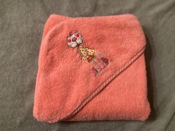 Serviette à capuche bébé