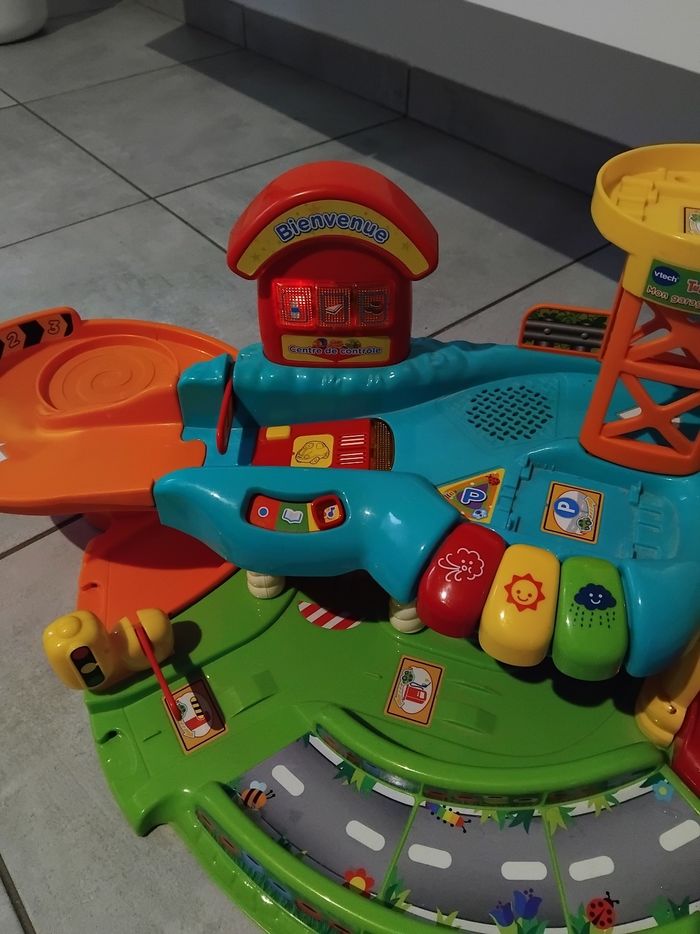 Mon garage éducatif tut tut bolides Vtech. - photo numéro 5