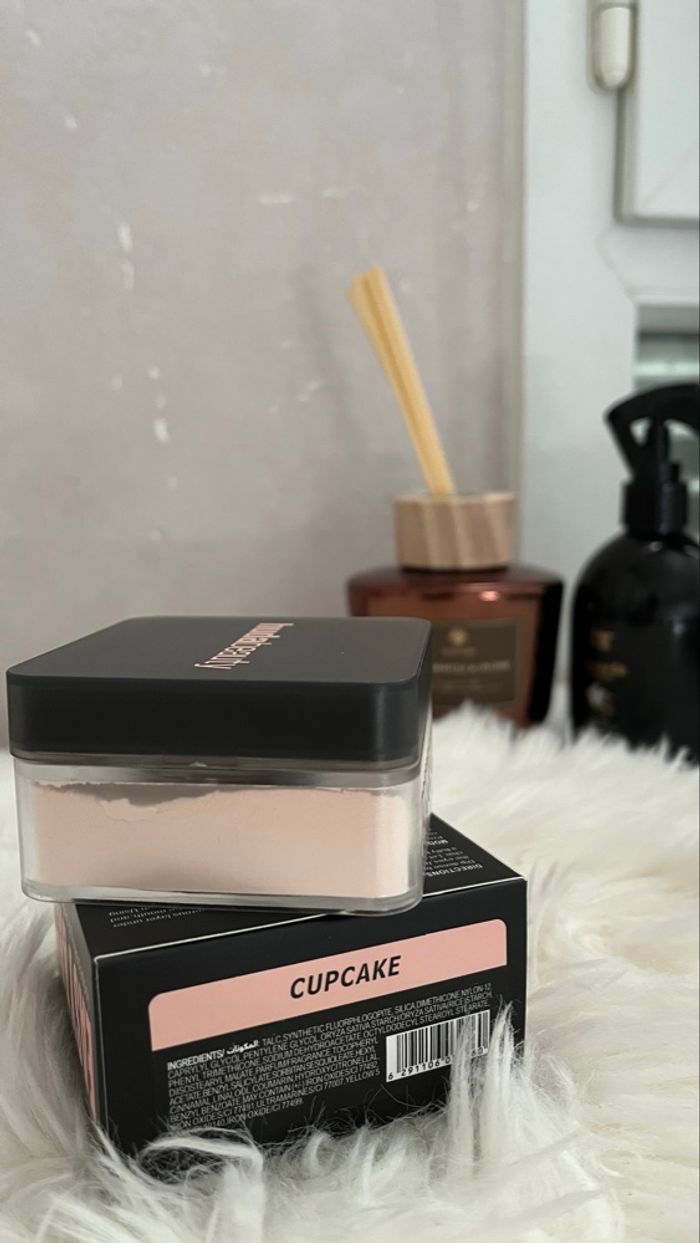 Poudre Huda Beauty - cupcake - photo numéro 2