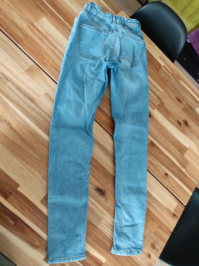 Jean taille 34 avec style troué - photo numéro 2