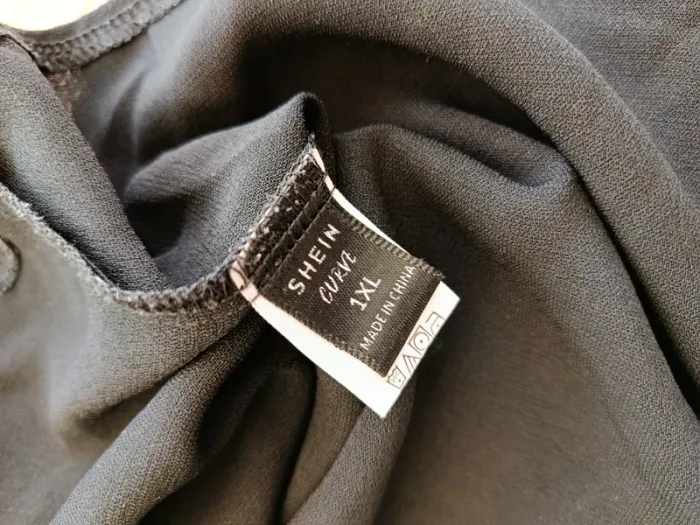 Blouse manches courtes dos nu Shein curve taille XL noir - photo numéro 3