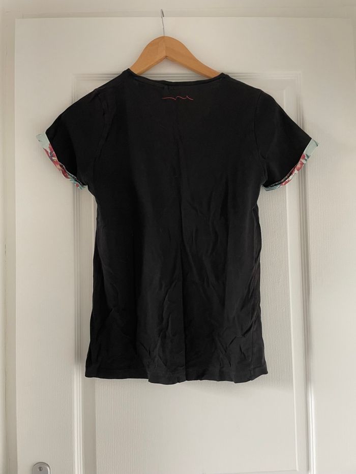 T-shirt noir floral - photo numéro 2