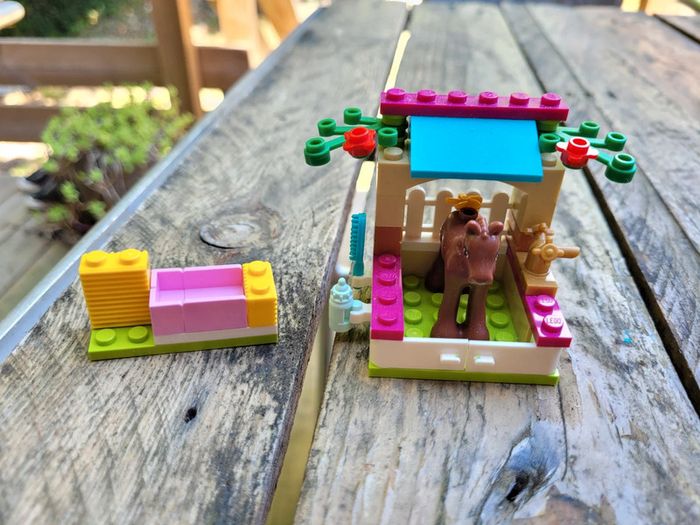 Lego friends 41085 et 41089, La clinique vétérinaire et le petit poulain, complet avec notice - photo numéro 3