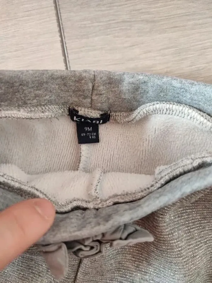 Pantalon doublé Kiabi 9 mois gris argenté paillettes - photo numéro 5