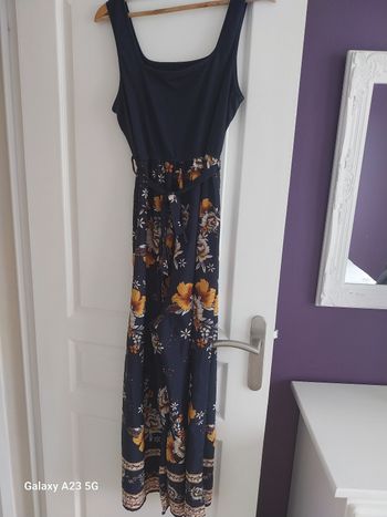 Combinaison  pantalon , couleur marine et fleurie.  Taille XL. Shein