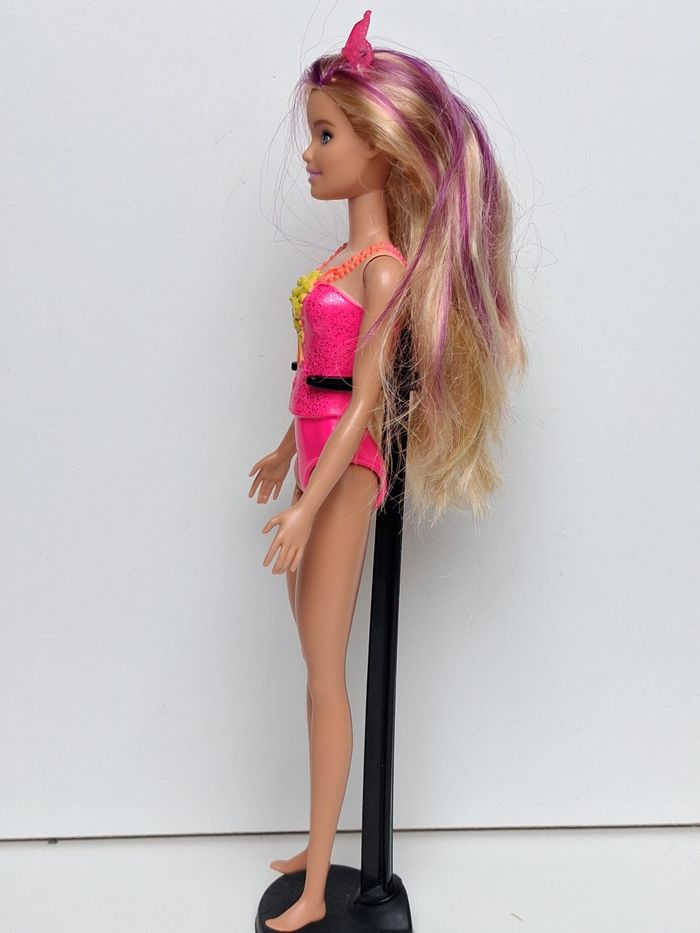 Poupée mattel Barbie Princess Dreamtopia mèche mauve gjk13 - photo numéro 4