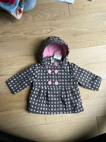 Manteau fille c&a - 12 mois gris avec des pois rose neuf avec étiquette